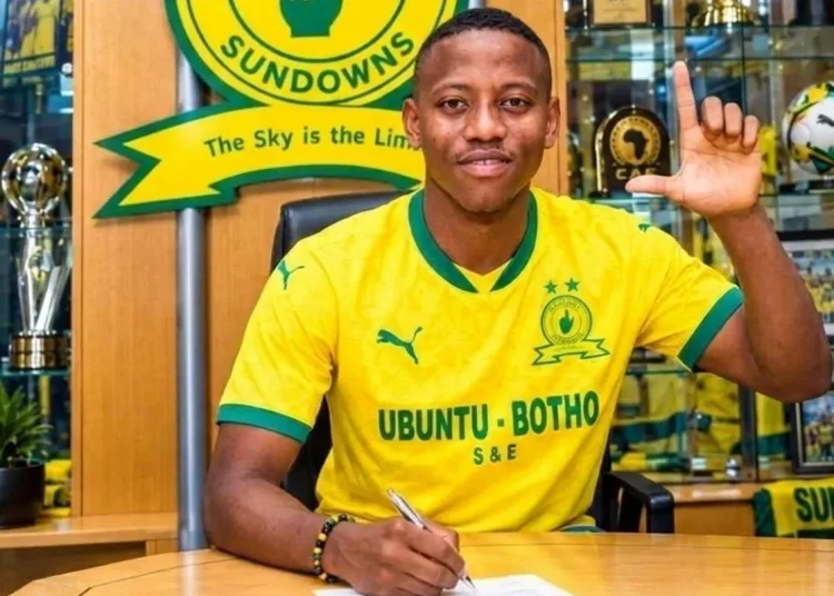 Transfer report: Thabo Cele from Kaizer Chiefs to Mamelodi Sundowns