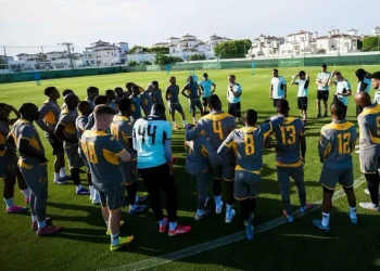 Kaizer Chiefs coach choosing new captain