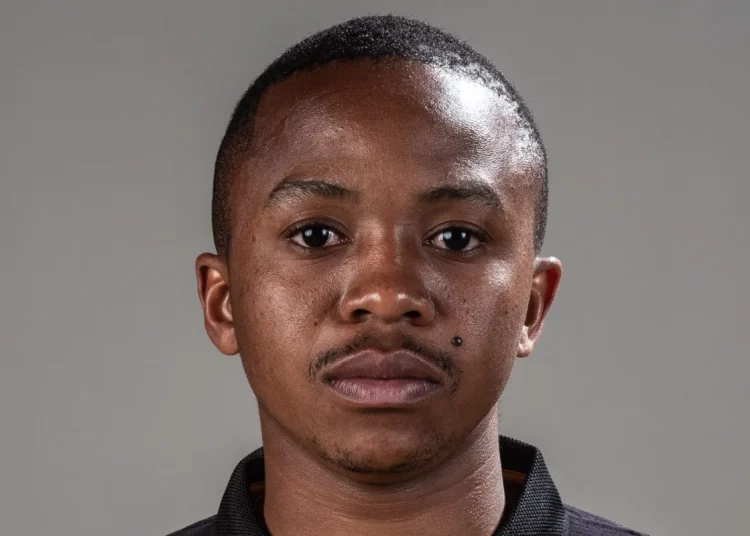 Kaizer Chiefs star Nkosingiphile Ngcobo urged to leave Naturena