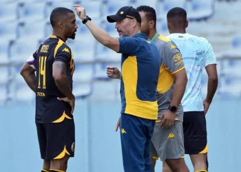Kaizer Chiefs coach Fernando Da Cruz needs to be careful about this
